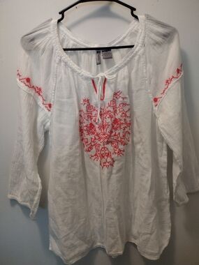 Weekend Society White Peasant Blouse with Red Embroidery